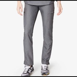 Figs Yola™ Skinny Scrub Pants in Graphite Size M Petite